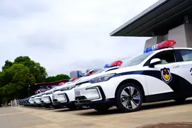 接受一线警队实战考验 北京EU7服役昆明警队图片