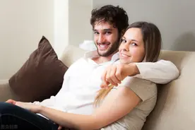 异性交往，女人不守本分无需试探，以下两个地方足以暴露图片