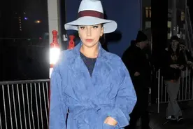 Lady Gaga“正常”起来不搞怪 街拍还是蛮养眼的图片