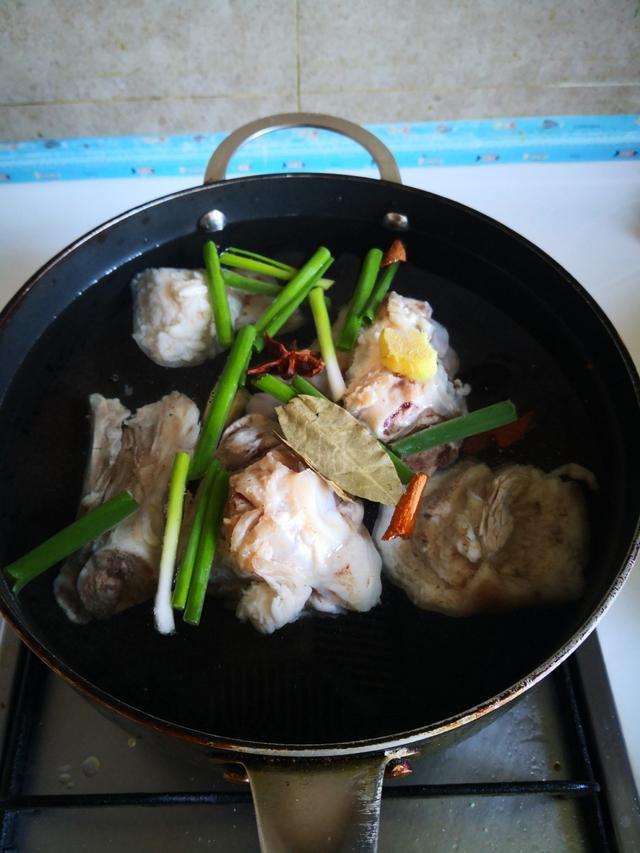 它含8种氨基酸，才15一斤，有条件1周吃两次，不愁孩子长身体