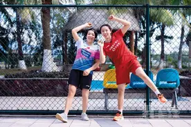 国羽女双登2月《羽毛球》封面：等待春暖花开，期盼乘风破浪图片