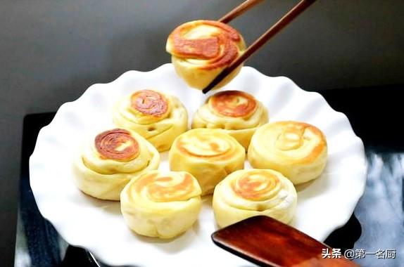 家常发面饼这样做真地道，蓬松暄软，好看又好吃，凉了也不会硬