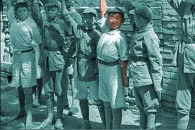 陕西，1934-1937年，红军战士学习场景，原来那时候就有拼音了图片