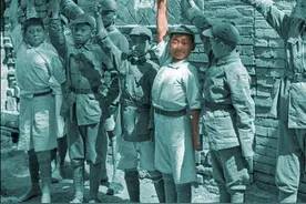 陕西，1934-1937年，红军战士学习场景，原来那时候就有拼音了图片