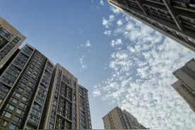 房屋中介违规收取6万元“更名费”，洛阳市场监管部门依法约谈要求退还图片