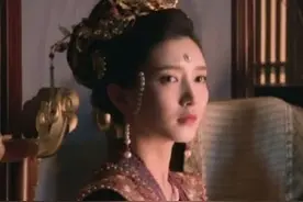 贴珍珠、粘鱼鳞、榆钱！精致的宋朝女孩化个妆分分钟slay众生图片