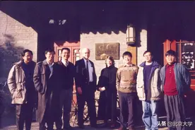 深圳四十年·北大人在深圳 | 海闻：在北大的讲台上站到八十岁图片