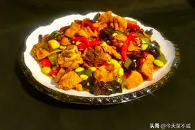 苏北小炒鸡，比辣子鸡还辣，邳州人做这个，必须用它做配料才够味图片