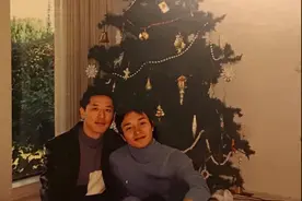 唐鹤德晒张国荣背影挂画，背面写满明星签名，一句10年惹人泪目图片
