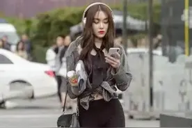 打底裤：性感的美女选择打底裤，凹凸有致的好身材，迷人又大方图片