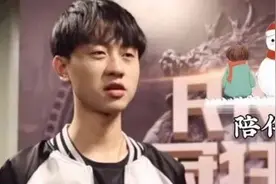 LOL最暖告别：UZI退役前一晚史森明兑现了3年前的承诺，玩家泪目图片