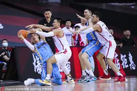 煮熟的鸭子飞了 北京首钢领先19分被逆转 2分惜败广东图片