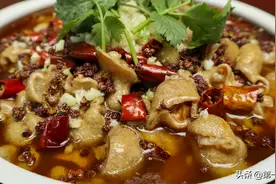 水煮肥肠这做法，简单用时短，麻辣鲜香无异味，就适合在家吃图片