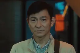 《人潮汹涌》排片口碑上涨，万茜和肖央的最后选择，让刘德华感动图片