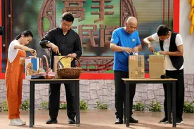 乡村大舞台 | 纸箱子竟然也能变成“武器”，杀伤力出人意料图片