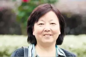 从中国良心到过街老鼠：方方是怎么将一把好牌打得稀烂的图片