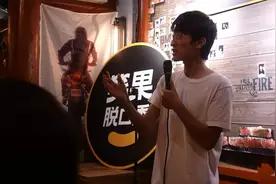 脱口秀“新秀”邱瑞：台上站的都是普通人，说的也都是身边一些小事儿图片