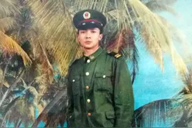 一片“兵心”在玉壶——记优秀退役军人、预备役军官、四川德港汽车用品有限公司董事长廖建波图片