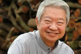 被成龙称为“半个师傅”的他，怎么就跟金庸齐名了？图片