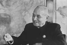 1971年李四光逝世，周总理前往葬礼，在得知没有悼词后罕见发飙图片