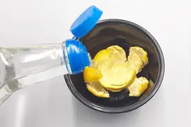 橘子皮千万别扔了，用白醋泡一泡，原来作用这么大，一年省好几百视频封面