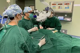 省内首例！南大二附院儿童眼科开展婴幼儿型青光眼微导管小梁切开术图片