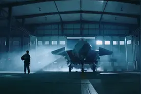空军最新宣传片：歼-20机身现罕见标志图片
