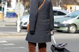 人老了，有自理能力的情况下，尽量自己生活，把生活过得有声有色图片