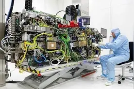买不到荷兰ASML的光刻机，为什么中国造不出呢？今天算明白了图片
