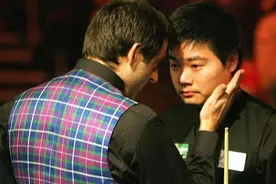 不是头号克星仍可怕！丁俊晖遭奥沙利文5次暴击，13年前被打哭！图片