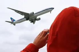 上海虹桥机场旁的观机长廊图片