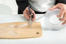 抱怨双面胶难清洁？这款黑科技胶带了解一下，吸附力强还方便清洁图片