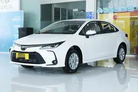 卡罗拉被速腾撞废了，但车主是不在乎的，所以销量是不会受影响的图片