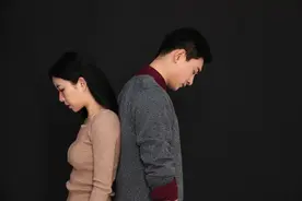 心理学：“踢猫效应”正在慢慢毁掉你的家，别不信图片