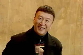一家7口住20平米，因跳舞荒废学业，铁骨硬汉孙红雷是这样炼成的图片