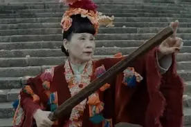 山东一村妇效仿武则天“称帝”，并建造“后宫”，专招幼龄少年图片