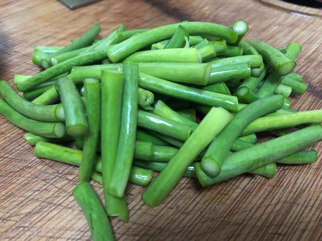 它含8种氨基酸，家里条件不好也要给孩子吃，每周吃1次，身体棒