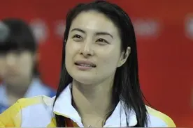 霸总霍启刚竟撒娇？面对老公的嘟嘴无辜脸，郭晶晶被宠成了公主图片