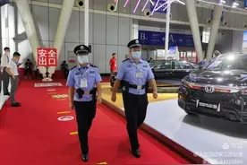 我局圆满完成第二十三届哈尔滨国际汽车产业博览会安保任务图片