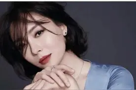 结婚10年不育，将继子视如己出，老公却多次传绯闻，陈数图什么？图片