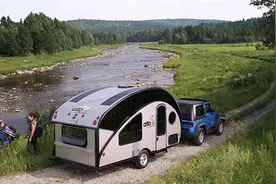 超轻空气动力露营拖挂房车：Safari Condo可升降车顶图片