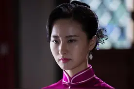女匪首被擒获，上将李达不知道该不该杀，毛主席一锤定音：不能杀图片