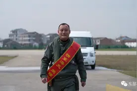 一年只飞114小时，低于世界水平，中国特级飞行员真的不合格？图片