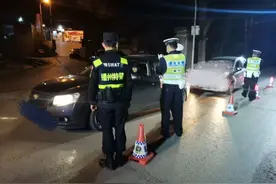 胆大，播州区一位女司机实习期内涉嫌醉酒驾驶，后排还有三个小孩...图片