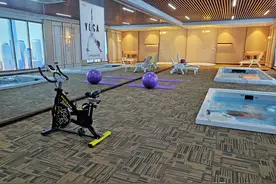 健身俱乐部泳池空置率过高？带动力“独立式水下跑步机”来帮您图片