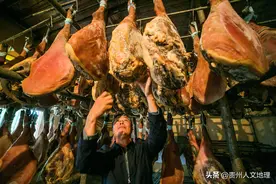 五旬老人深山当“猪倌”十余年，只为带动大伙种茶喂猪挣钱图片