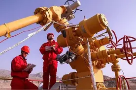 塔里木油田：讲党课深化党史学习教育效果图片