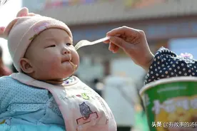 我主动和小姑子共享月嫂，她却在我家作威作福，我只好把她赶出去图片
