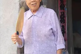 河南7旬奶奶过生日亲手做家常美食，子女空手来贺寿，听奶奶咋说图片