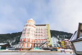 俄罗斯旅行，很多人不去贝加尔湖，为什么选它旁边这个人工小镇？图片